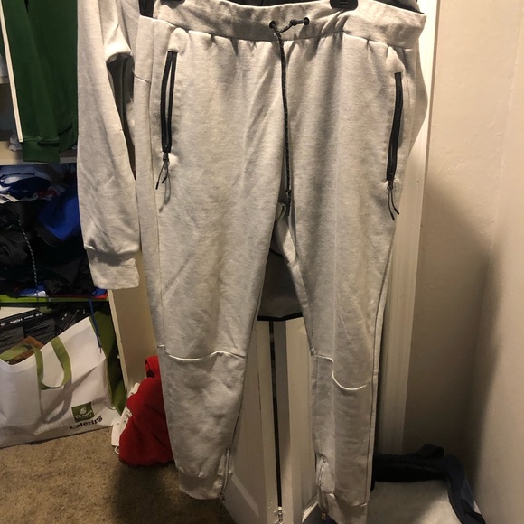 Nice jump suit never worn - Picture 2 of 5